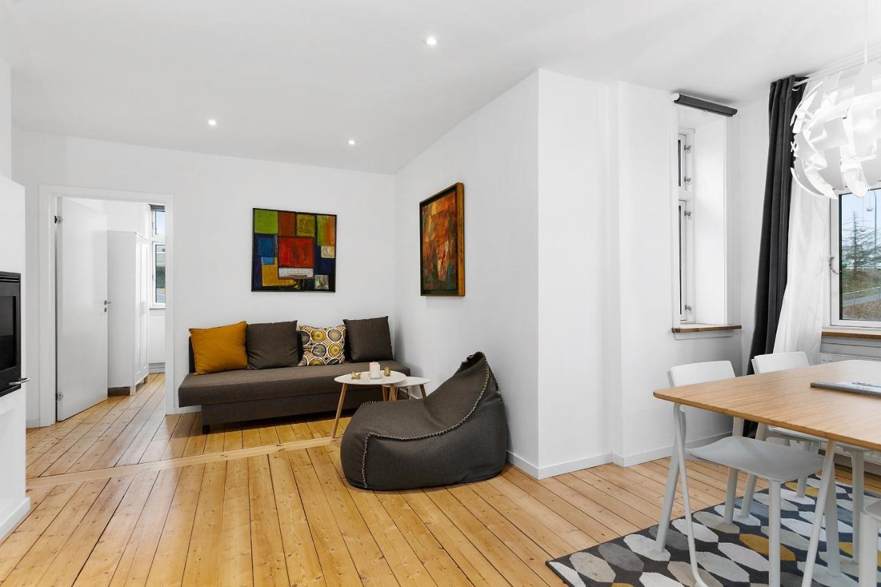 Aday - Apartment Suite Aalborg Center Bagian luar foto