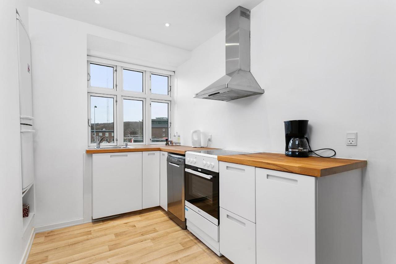 Aday - Apartment Suite Aalborg Center Bagian luar foto